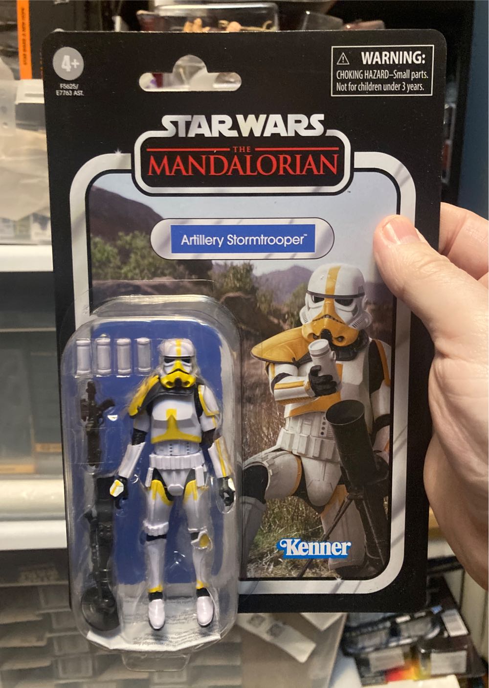 Artillery Stormtrooper - Hasbro (Star Wars: The Mandalorian) action figure collectible [Barcode 5010994158156] - Main Image 4