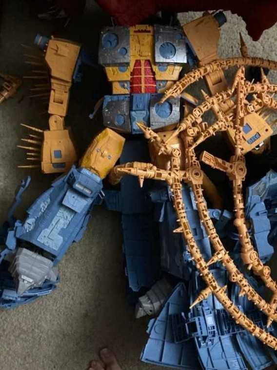 Unicron - Hasbro (HasLab Exclusive) action figure collectible - Main Image 2