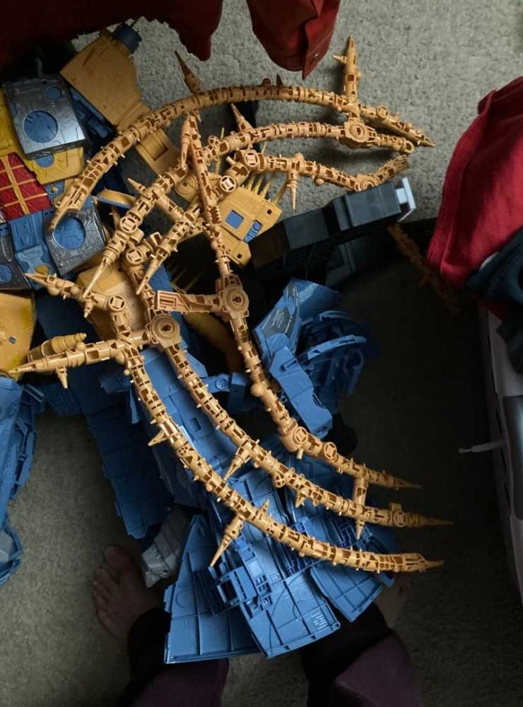 Unicron - Hasbro (HasLab Exclusive) action figure collectible - Main Image 4