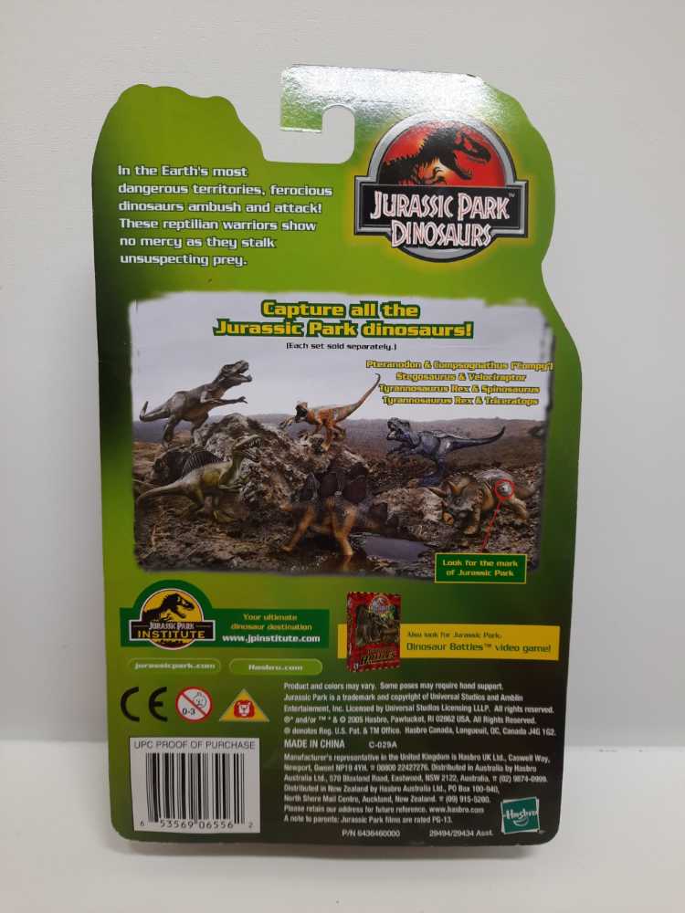 Triceratops & Tyrannosaurus Rex  (Jurassic Park Dinosaurs (2005): 3”) action figure collectible [Barcode 653569065562] - Main Image 2