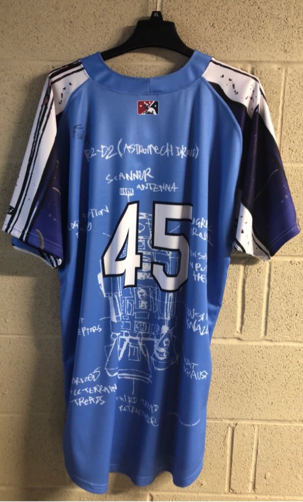 Star Wars R2-D2 - Signed  (Mahoning Valley Scrappers) action figure collectible - Main Image 2