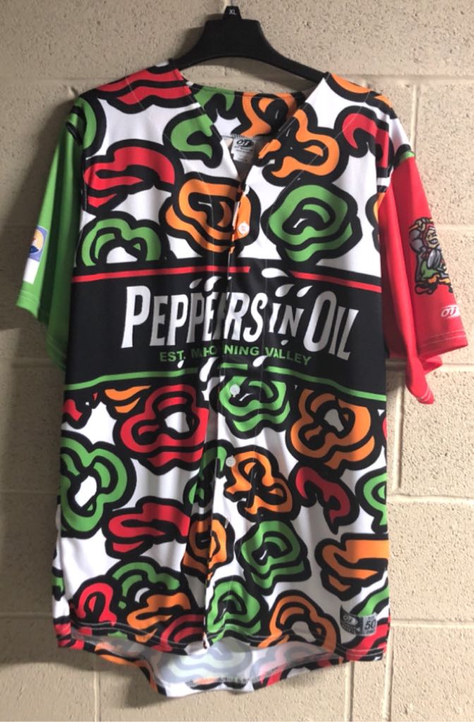 Luke Skywalker in Ceremonial Outfit w/ Blaster Pistol