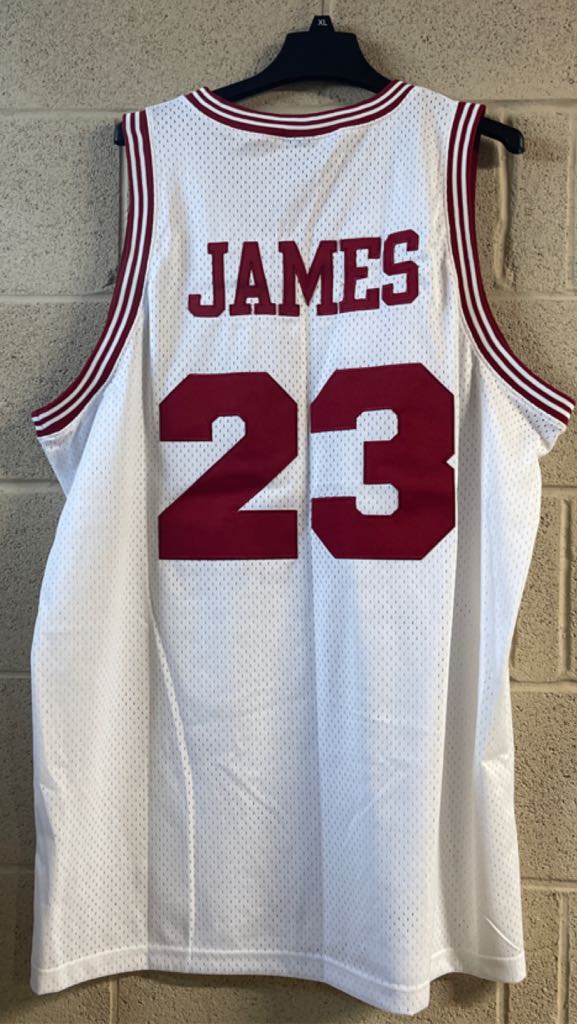 Cleveland Cavaliers - Lebron James - Wine Cavaliers  (Other) action figure collectible - Main Image 2