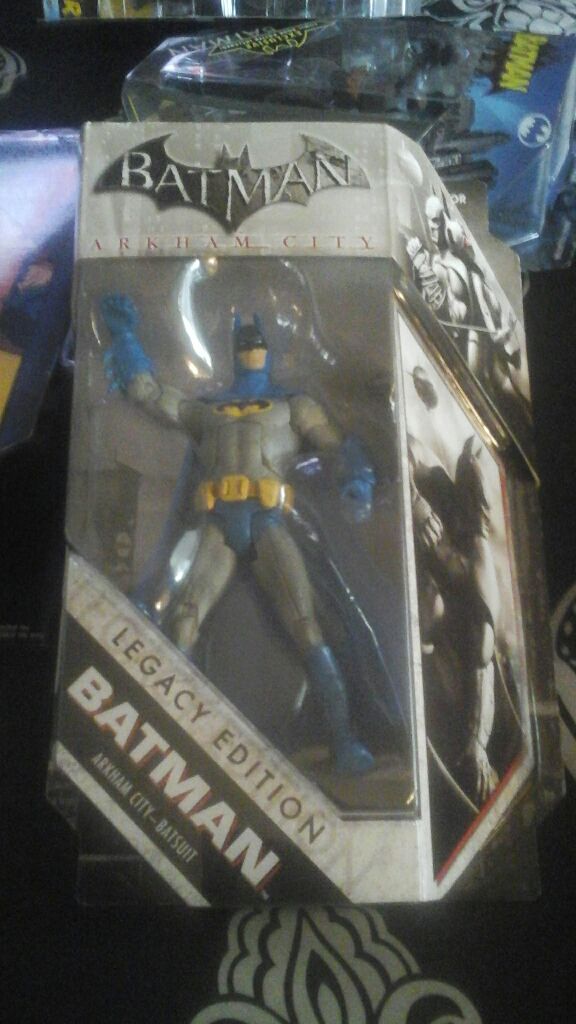 Batman Legacy Edition Arkham City 1970’s Batsuit - Mattel (Batman Unlimited DC Comics) action figure collectible [Barcode 746775132088] - Main Image 1