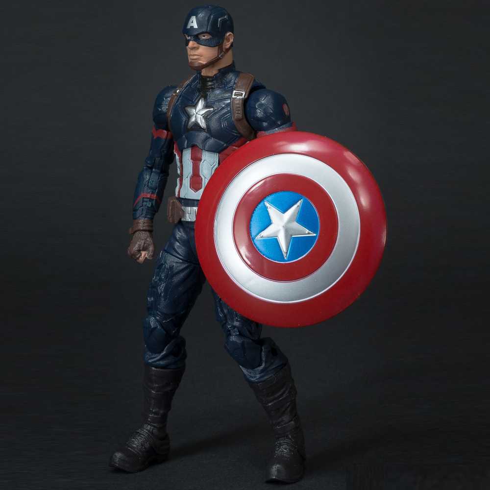 Civil War Captain America - Hasbro (Marvel Legends) action figure collectible [Barcode 630509401802] - Main Image 3
