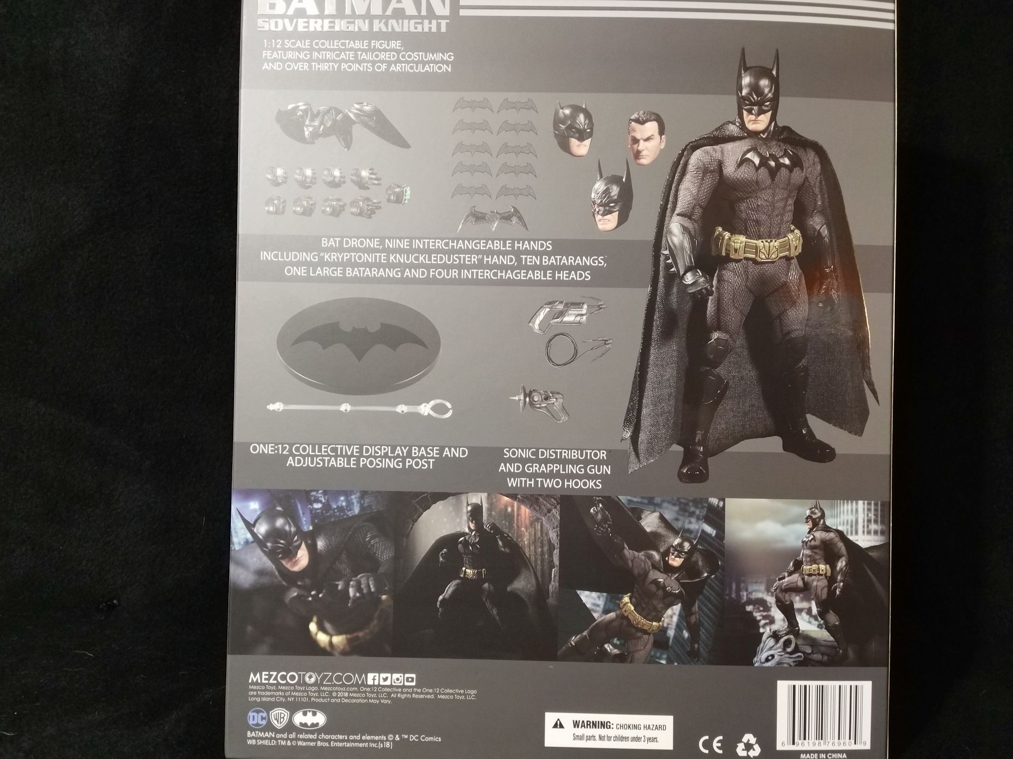 Batman Sovereign Knight - Mezco Toyz (ONE : 12) action figure collectible [Barcode 696198769609] - Main Image 2