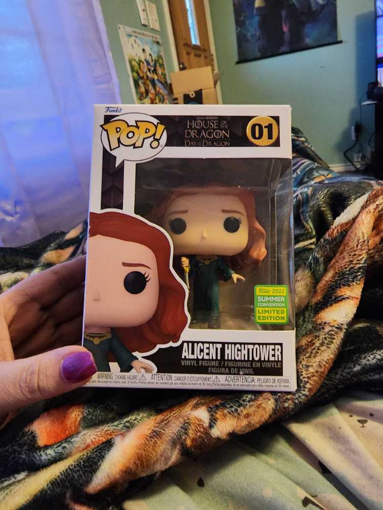 House Of The Dragon 01 Alicent Hightower Summer Convention Multicolor  action figure collectible [Barcode 889698653312] - Main Image 2