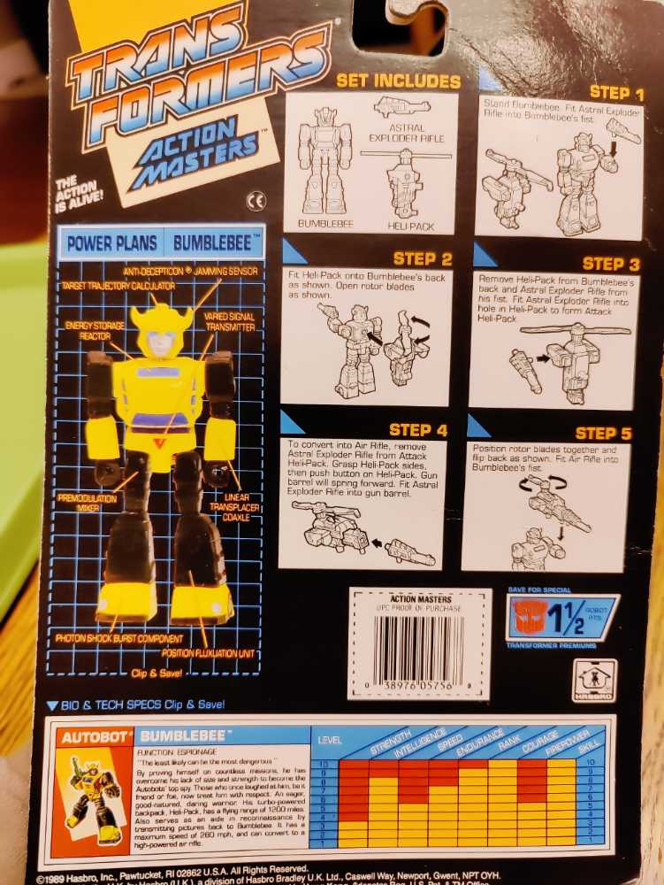 Bumblebee With Heli-Pack - Hasbro (Transformers G1 ActionMasters) action figure collectible [Barcode 038976057568] - Main Image 2