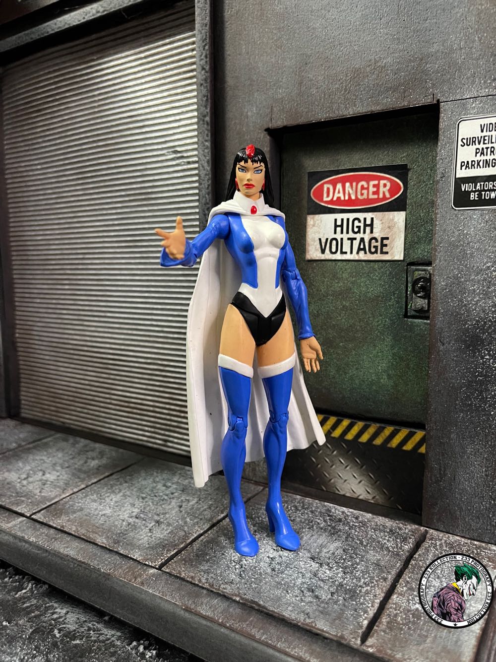 DC Direct (2006) (107x03) Zatanna - DC Direct (Identity Crisis) action figure collectible - Main Image 1