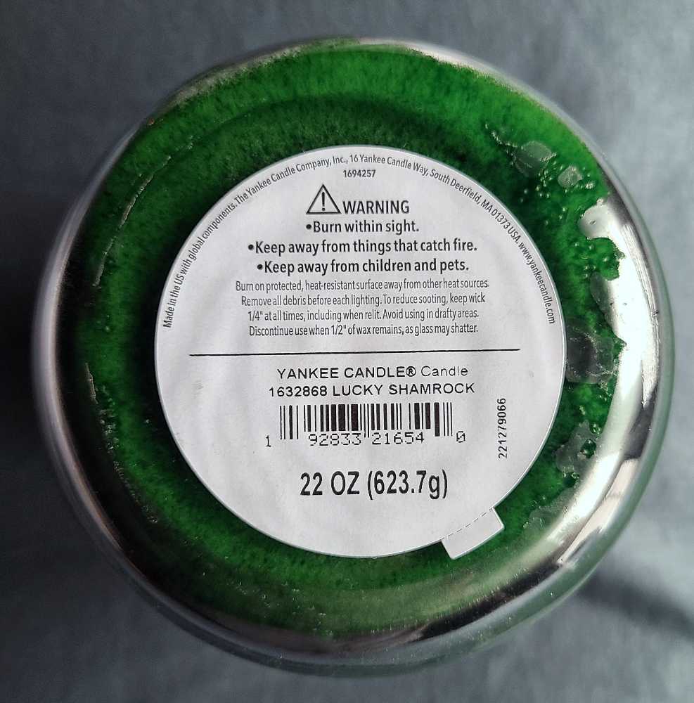 CANDLE: St. Patrick’s Day Yankee Candle Lucky Shamrock 2024 Returning Favorite - Yankee Candle (St. Patrick’s Day Candle) action figure collectible [Barcode 192833216540] - Main Image 2