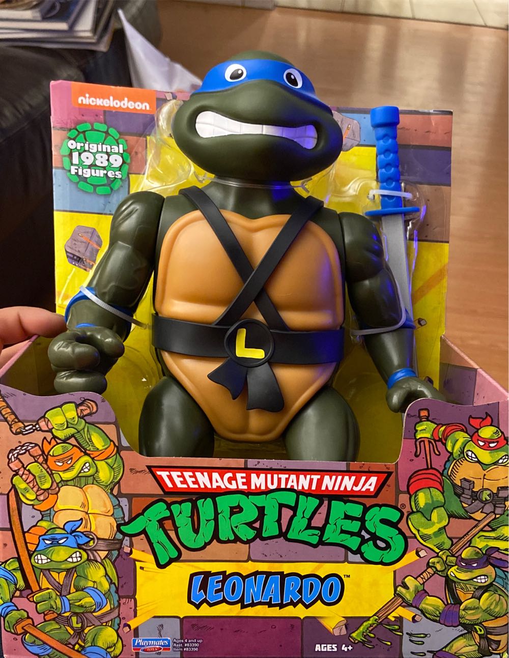 TMNT: Giant Leonardo - Playmates (TMNT 12 In) action figure collectible [Barcode 043377833963] - Main Image 2