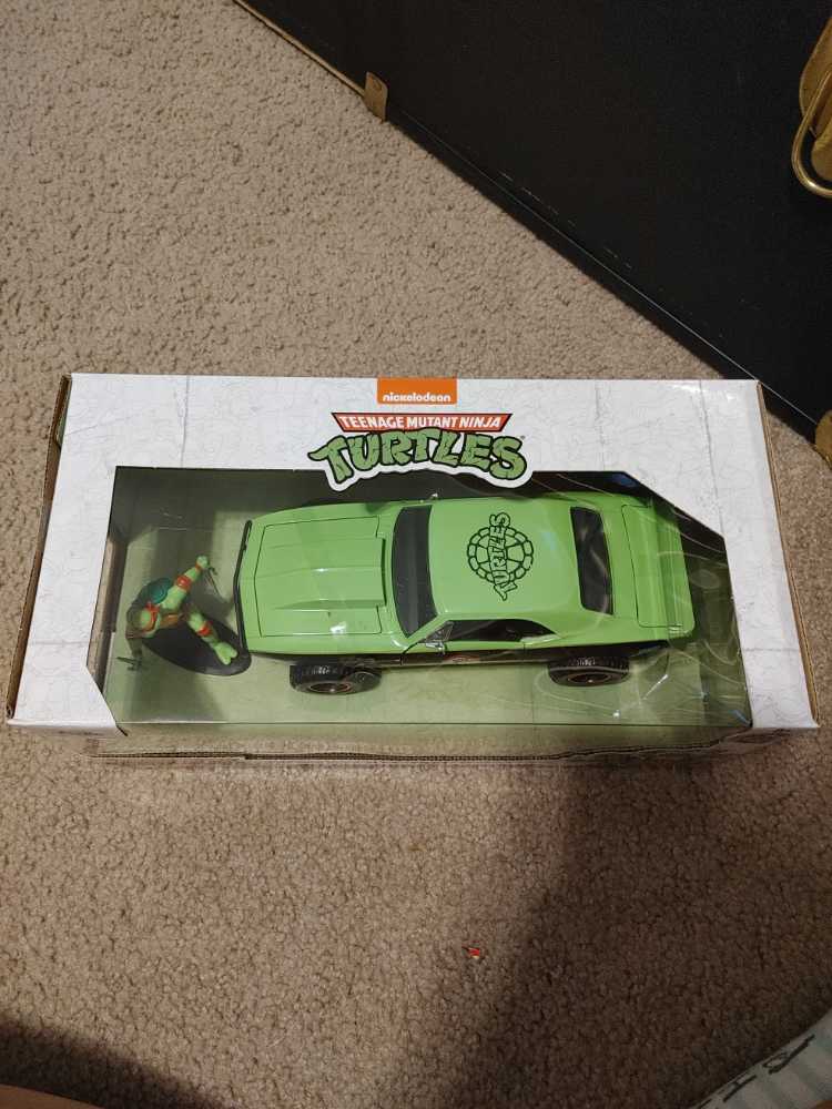 Jada 1:24 Teenage Mutant Ninja Turtles: Raphael & 1967 Chevy Camaro Die-cast - JADA TOYS, Inc. (Teenage Mutant Ninja Turtles) action figure collectible [Barcode 801310333860] - Main Image 3