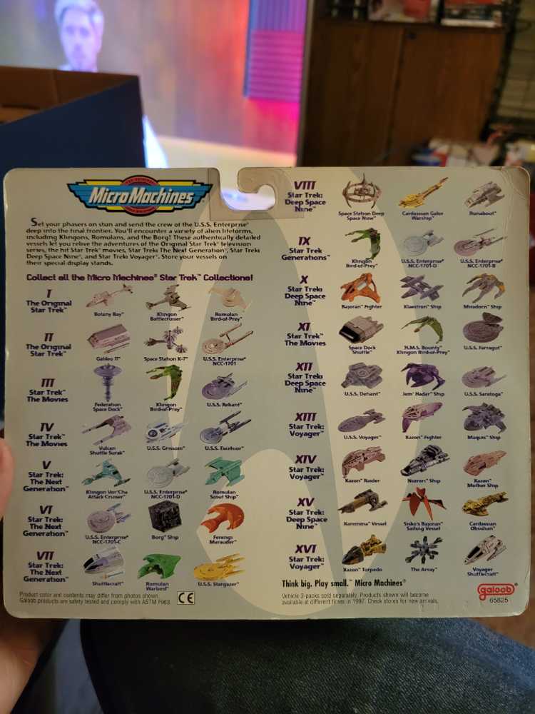 Star Trek The Movies - Galoob (Micro Machines - Star Trek) action figure collectible [Barcode 047246661039] - Main Image 2