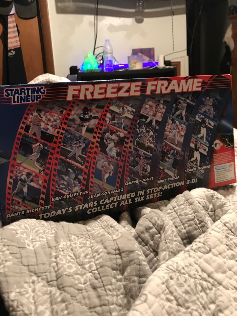 Freeze Frame Frank Thomas - Hasbo / Kenner (Starting Lineup Baseball) action figure collectible [Barcode 076281694535] - Main Image 2