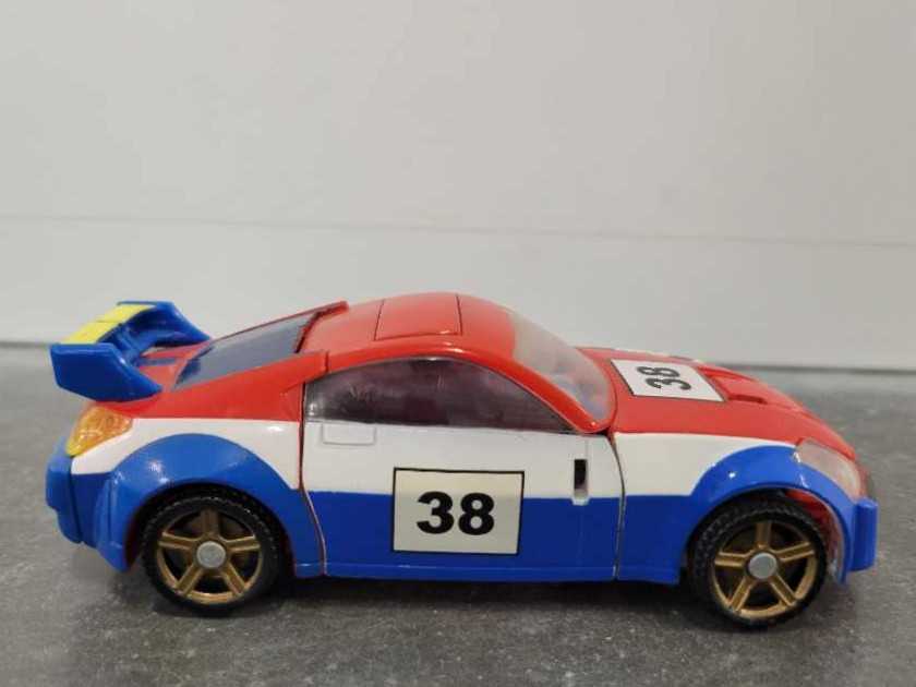 Smokescreen Vehicle Mode Missing Gun - Hasbro (Universe 2.0) action figure collectible - Main Image 3