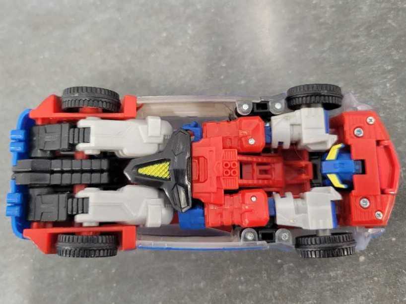 Smokescreen Vehicle Mode Missing Gun - Hasbro (Universe 2.0) action figure collectible - Main Image 4