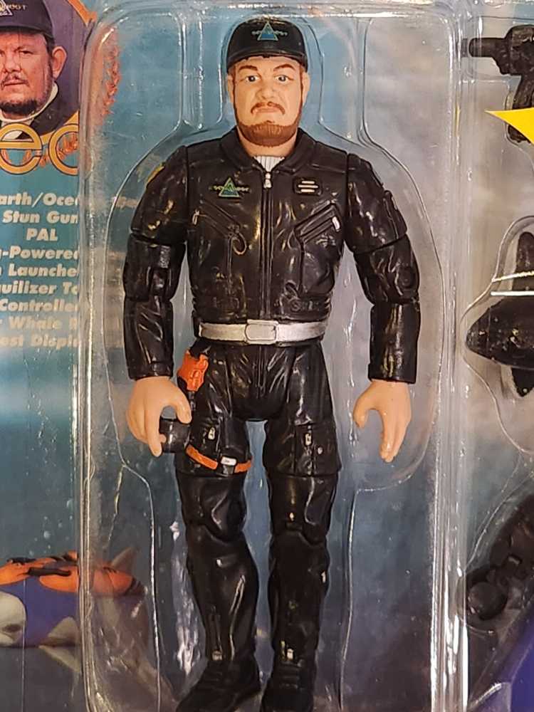 Chief Manilow Crocker - Playmates (SeaQuest DSV) action figure collectible [Barcode 043377015109] - Main Image 3