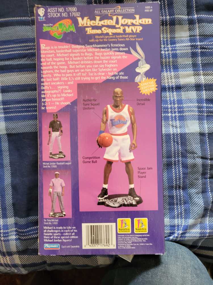 Space Jam: Michael Jordan Tune Squad MVP - Playmates (Space Jam) action figure collectible [Barcode 3044511776983] - Main Image 2