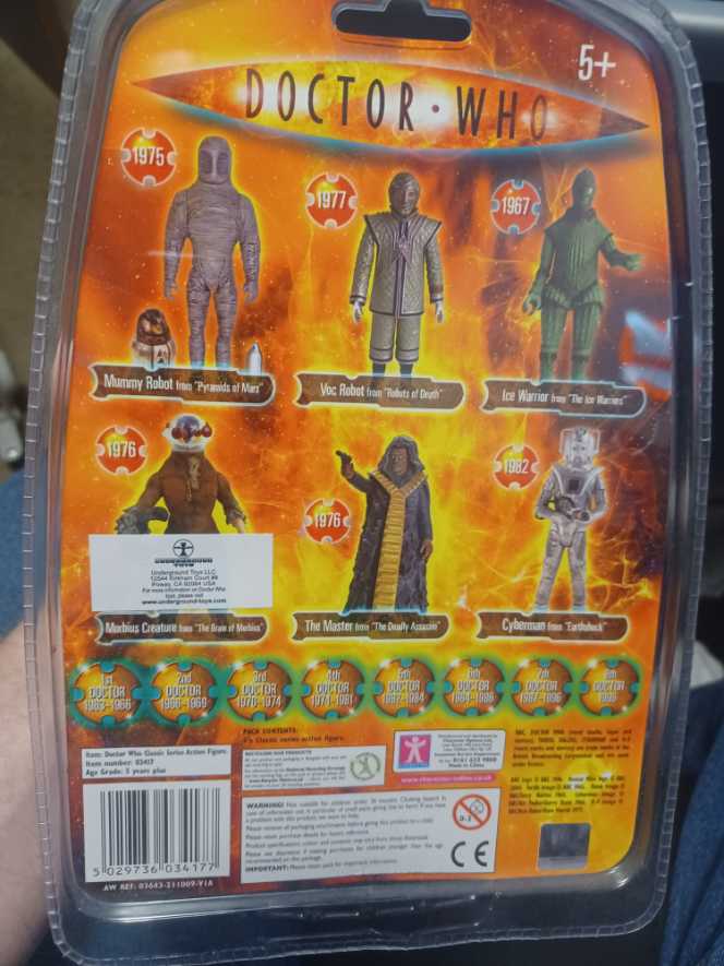 Dr Who - Ice Warrior - Character Options (Doctor Who) (Dr Who) action figure collectible [Barcode 5029736034177] - Main Image 2