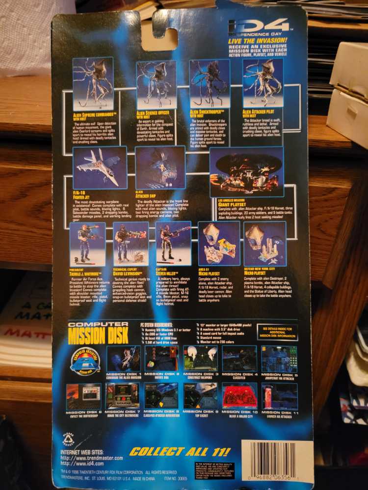 Independence Day - Thomas Whitmore - Trendmasters (ID4 Independence Day) action figure collectible [Barcode 096882063561] - Main Image 2