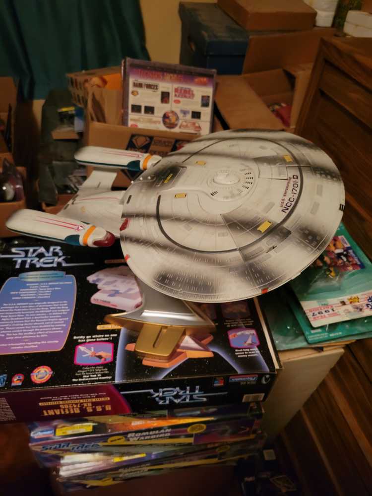 U.S.S. Enterprise NCC-1701-D (Battle Damaged) - Playmates (Star Trek Ships) action figure collectible - Main Image 2