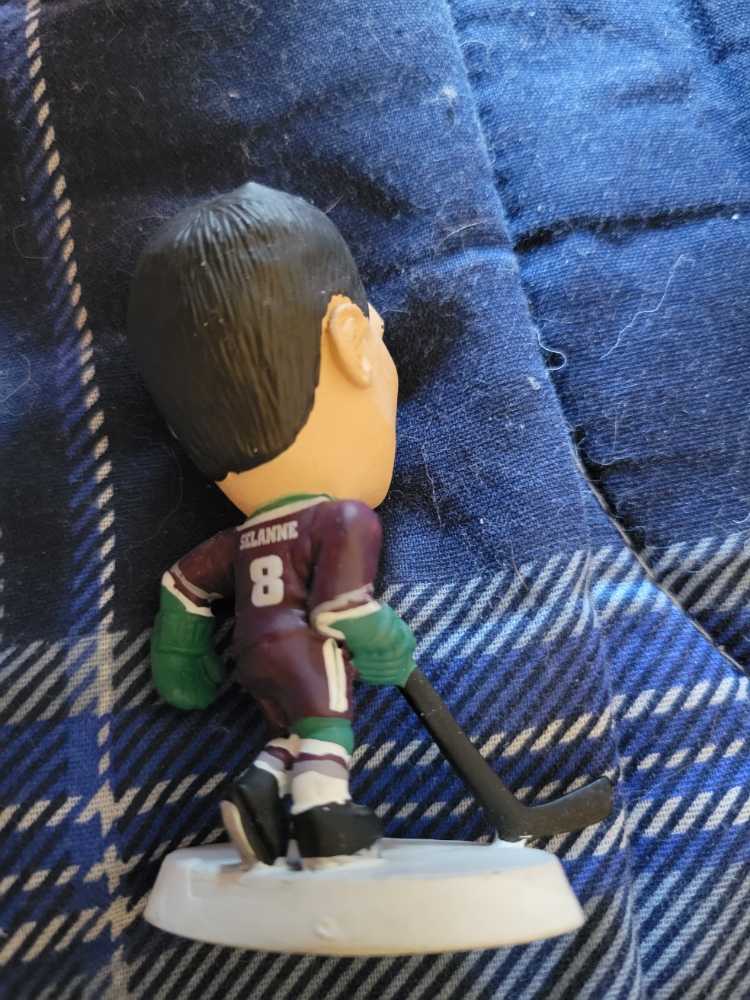 Teemu Selanne - Corinthian (NHL Headliners) action figure collectible - Main Image 2