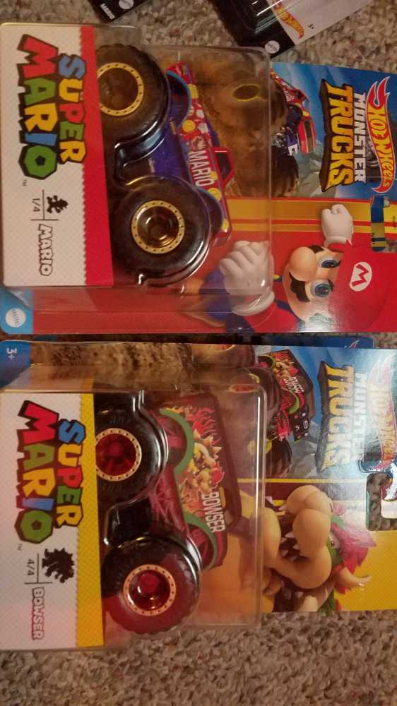 Hot Wheels Monster Trucks: Super Mario: Yoshi - Mattel (Hot Wheels) (Super Mario) action figure collectible [Barcode 194735085385] - Main Image 3