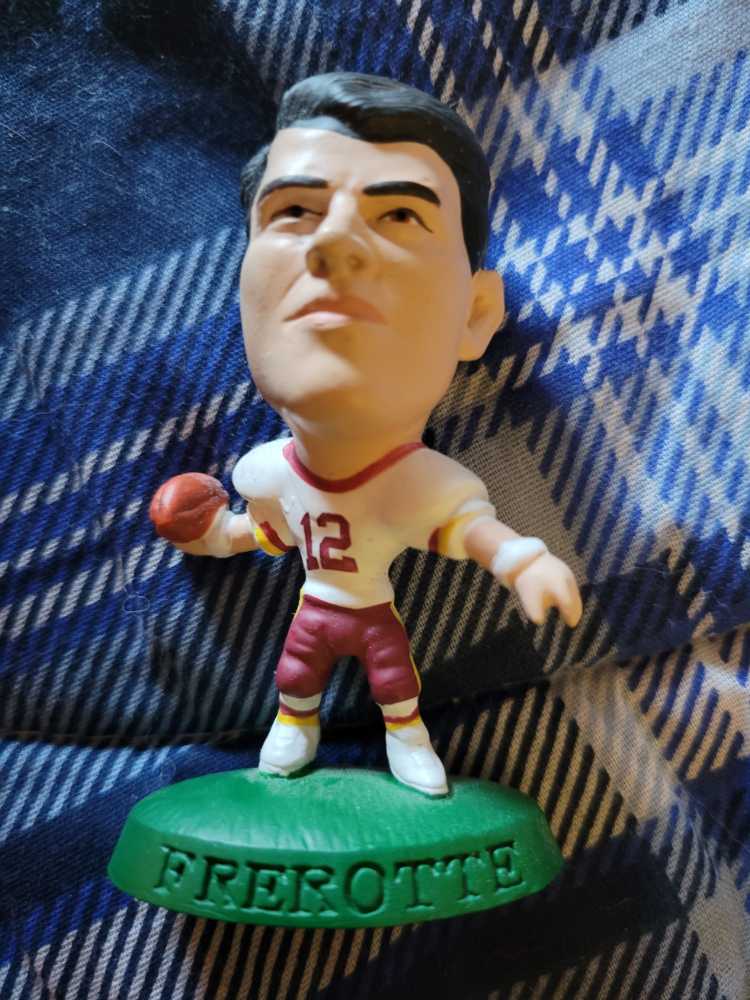 Star Wars Sphero Bb-9e App-enabled Droid With Trainer