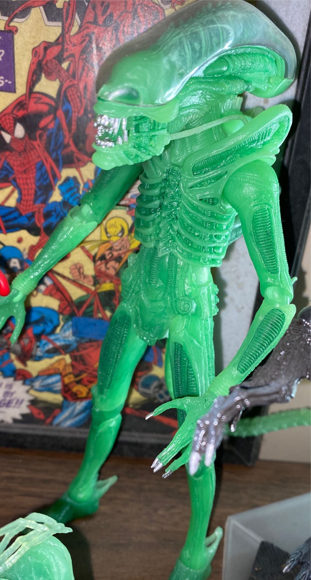 Alien Big Champ Glow - Neca action figure collectible - Main Image 2