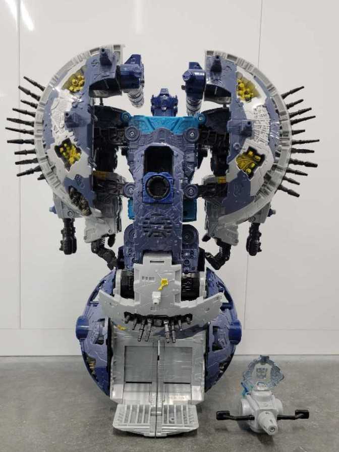 Primus Robot Mode - Hasbro (Cybertron) action figure collectible - Main Image 4