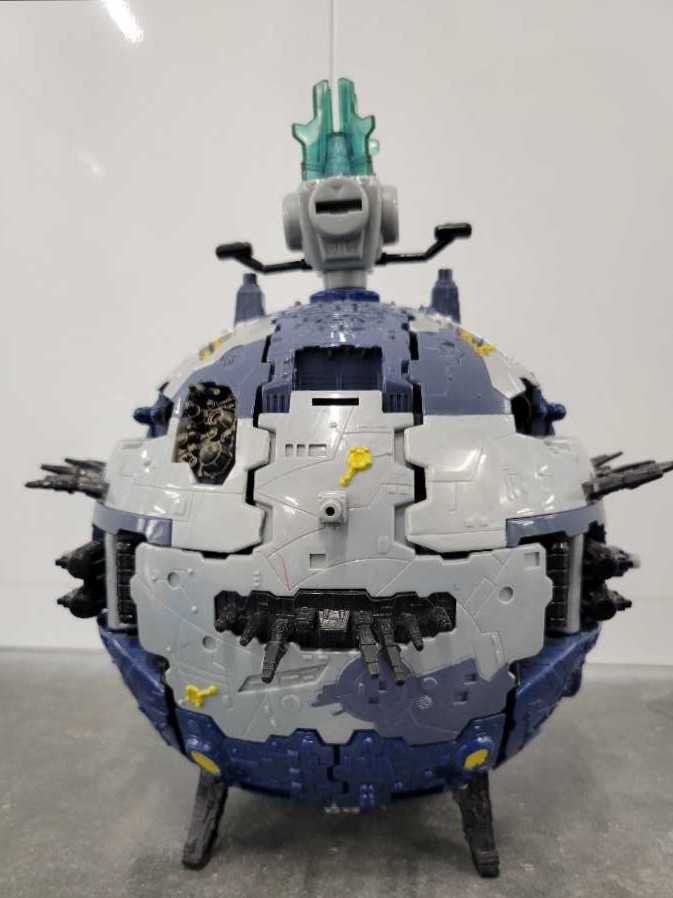 Primus Planet Mode - Hasbro (Cybertron) action figure collectible - Main Image 3