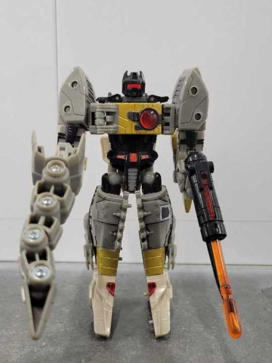Grimlock 2nd Robot Mode - Hasbro (Classics) action figure collectible - Main Image 2