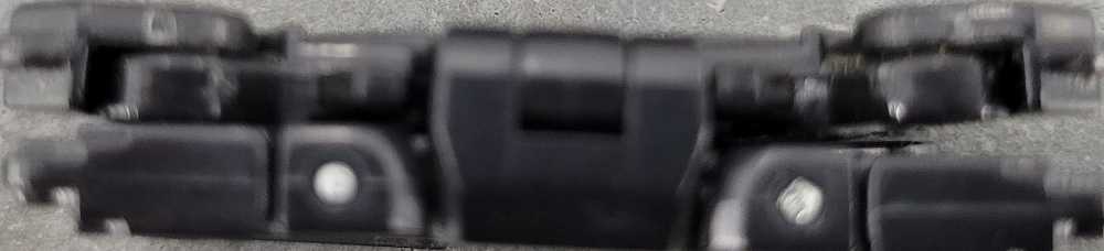 Ravage 2nd With Hound Cassette Mode - Hasbro (Universe 2.0) action figure collectible - Main Image 4