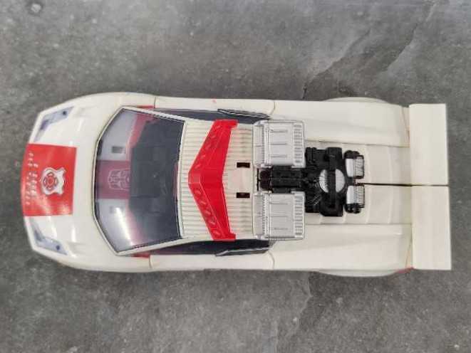 Red Alert Vehicle Mode  - Hasbro (Generations) action figure collectible - Main Image 2