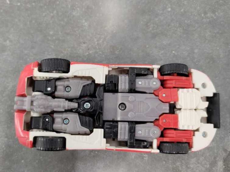 Red Alert Vehicle Mode  - Hasbro (Generations) action figure collectible - Main Image 4