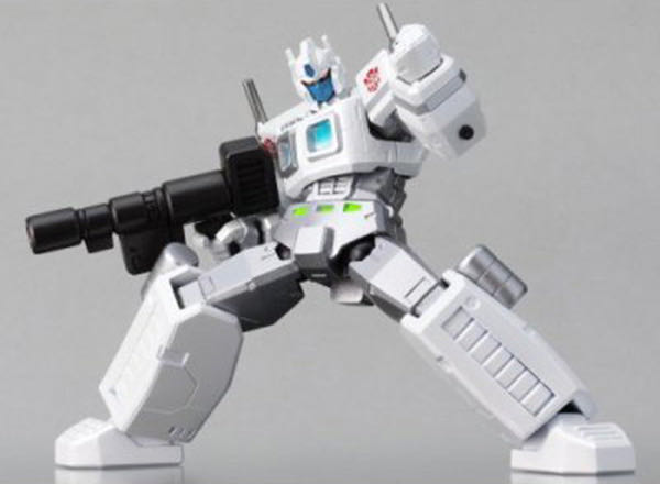 Revoltech Ultra magnus  action figure collectible - Main Image 2