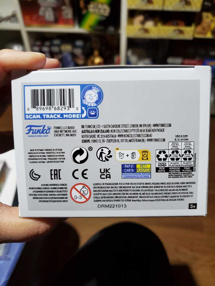 *Funko Pop Wednesday Addams Metallic Hot Topic Exclusive - Funko (Wednesday) (Wednesday) action figure collectible [Barcode 889698682930] - Main Image 4