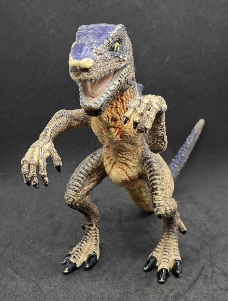 Godzilla: Tail Thrasher Baby Godzilla - Trendmasters (Godzilla) action figure collectible [Barcode 096882085297] - Main Image 2