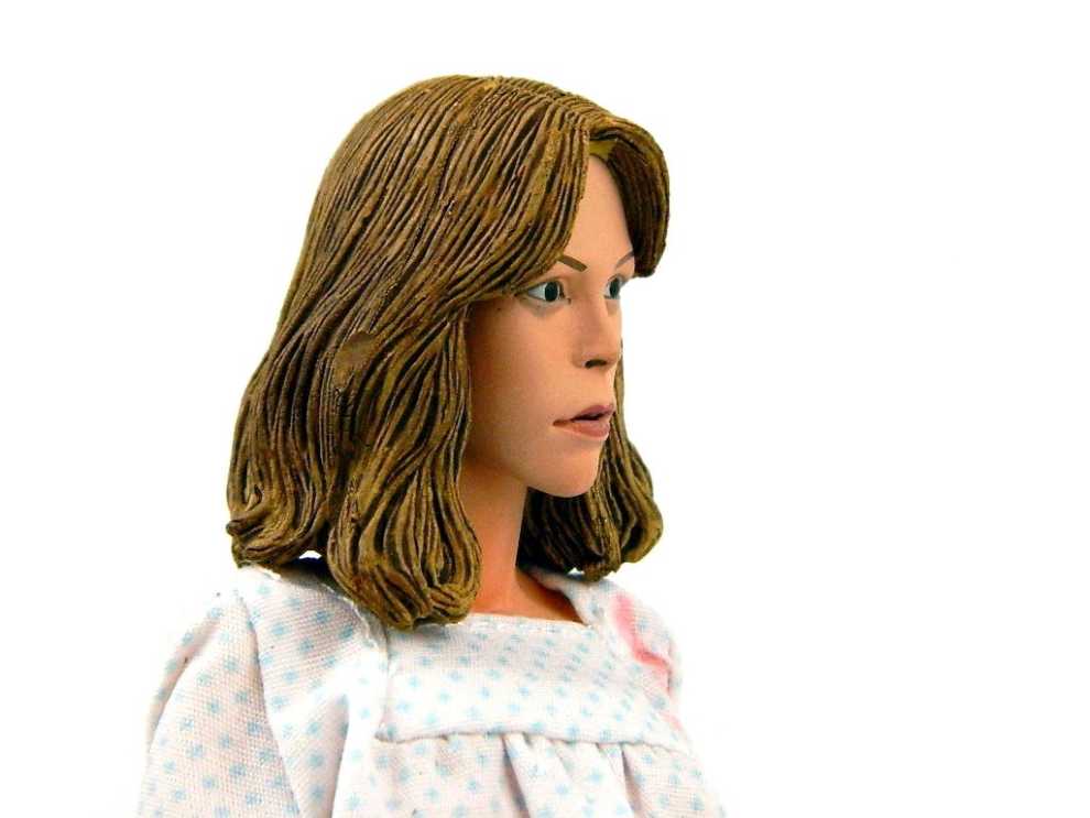 NECA Halloween II - Laurie Strode Retro Cloth - Neca (Halloween II) action figure collectible - Main Image 2