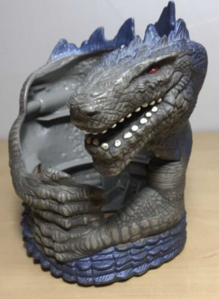 Ninja Turtles 1:24 Volkswagen Drag Beetle Die-cast Car & 2.75” Michelangelo Figure Toys For Kids And Adults 33741