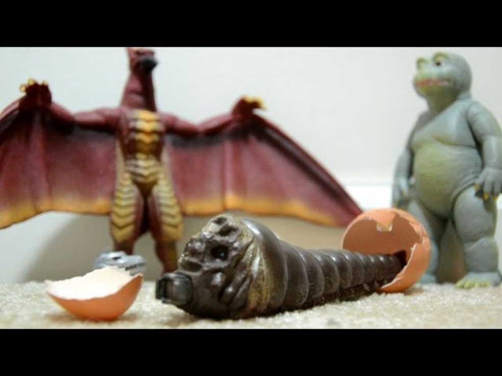 Mothra Larva 1964 Bandai - Bandai (Godzilla) action figure collectible - Main Image 3
