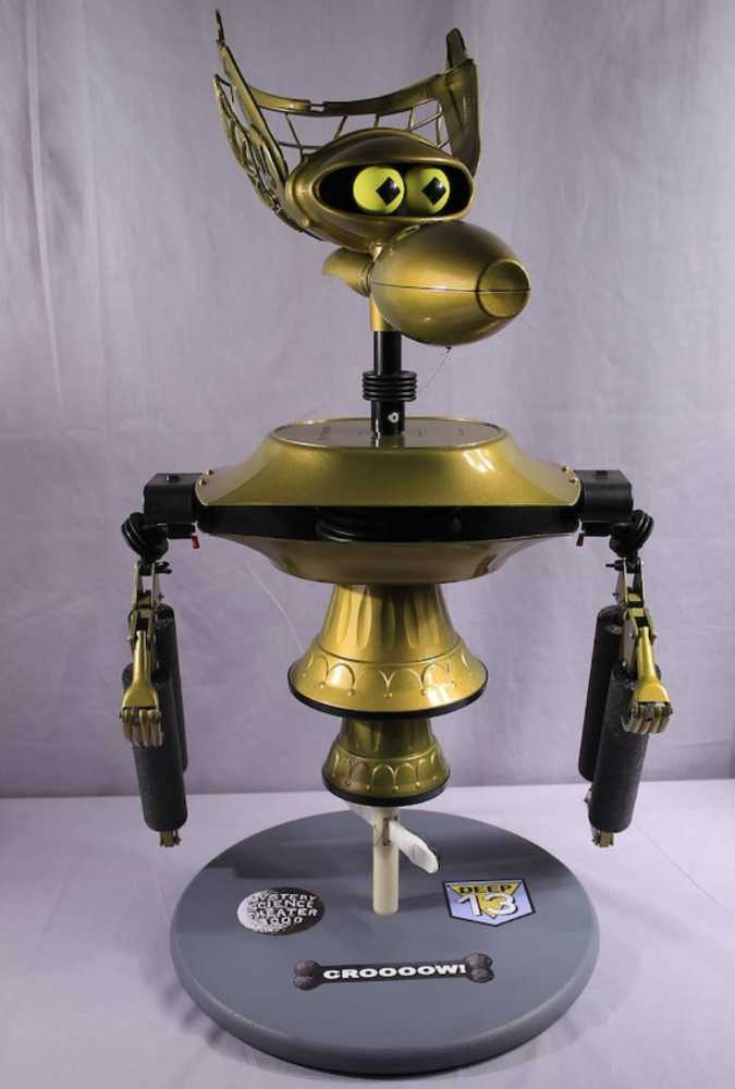 Crow T. Robot Replica  (Mystery Science Theater 3000) action figure collectible - Main Image 3