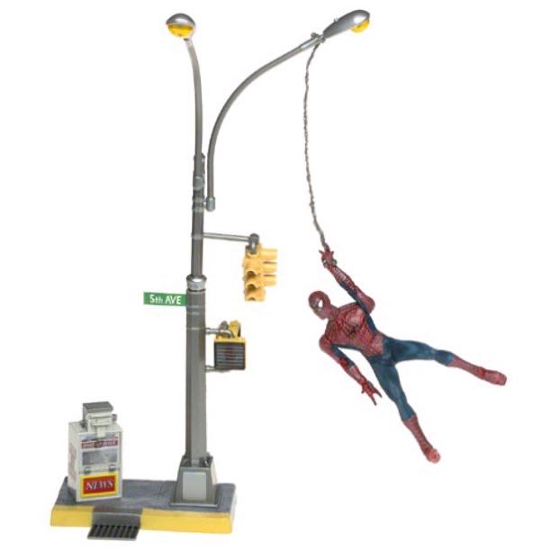 Web Swinging Spider-Man - Toybiz (Spider-man: The Movie) action figure collectible - Main Image 2