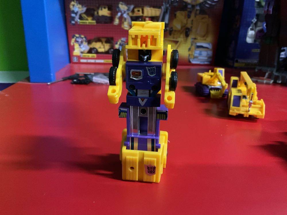 Mixmaster Construction Devastator G2  action figure collectible - Main Image 3