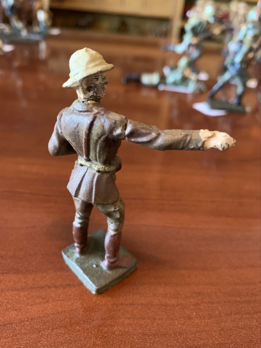 Lineol Belgian Officer & Binoculars - Lineol (Belgian) action figure collectible - Main Image 2