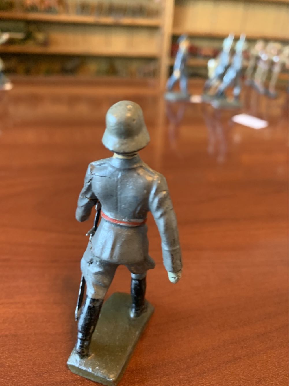 Lineol Luftwaffe Marching Officer - Lineol (German) action figure collectible - Main Image 2