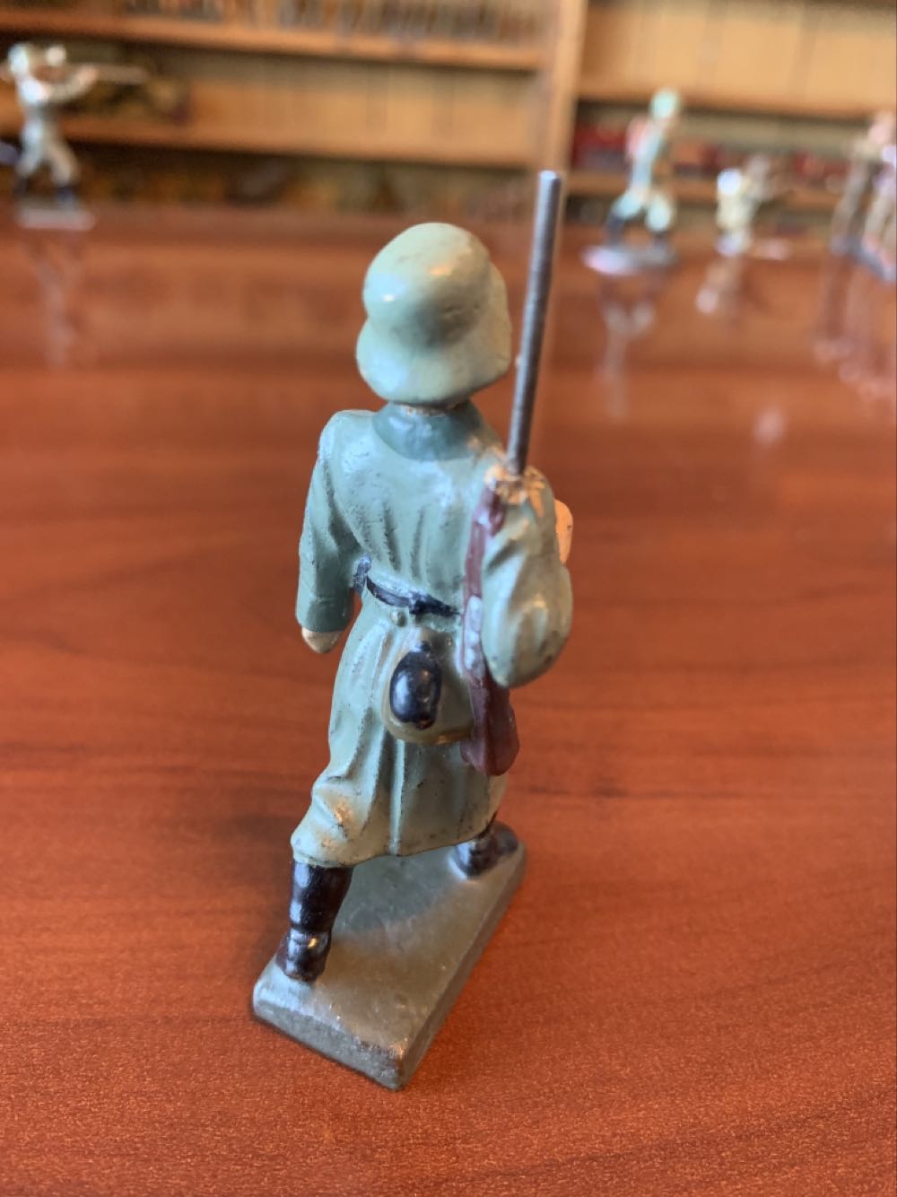 Lineol German Marching Trenchcoat - Lineol (German) action figure collectible - Main Image 2