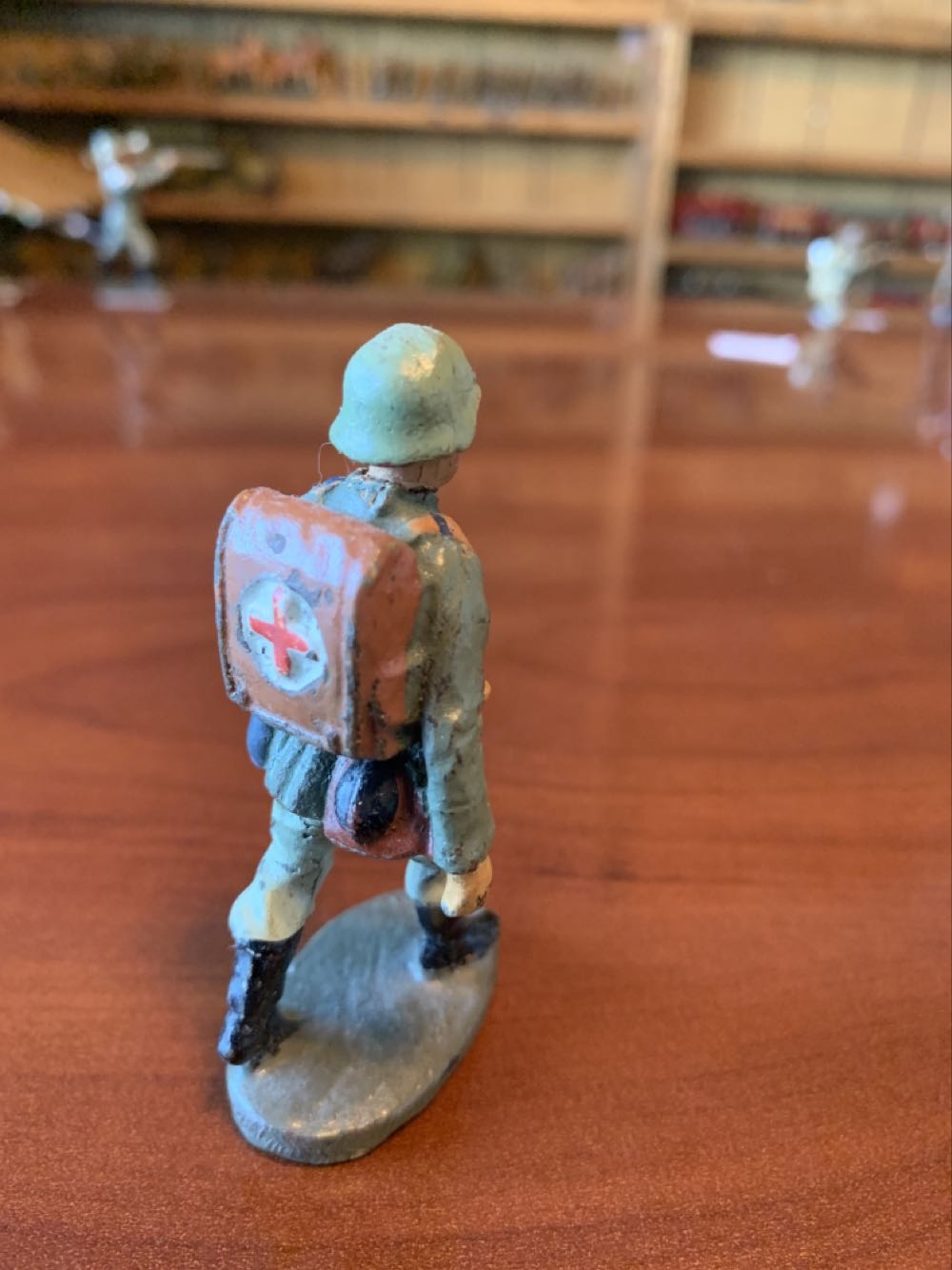 Elastolin German Marching Medic - Elastolin (German) action figure collectible - Main Image 2
