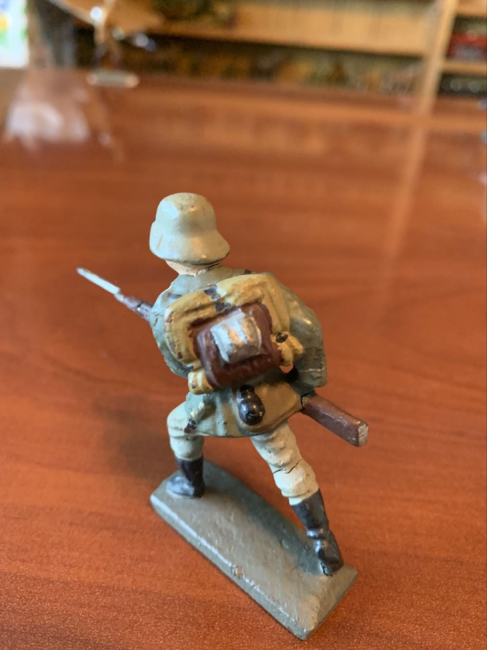 Lineol German Charging & Rifle - Lineol (German) action figure collectible - Main Image 2