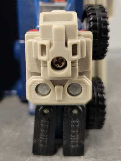 Hi-Q Hi Q With Powermaster Optimus Prime 2nd - Hasbro (1988) action figure collectible - Main Image 3